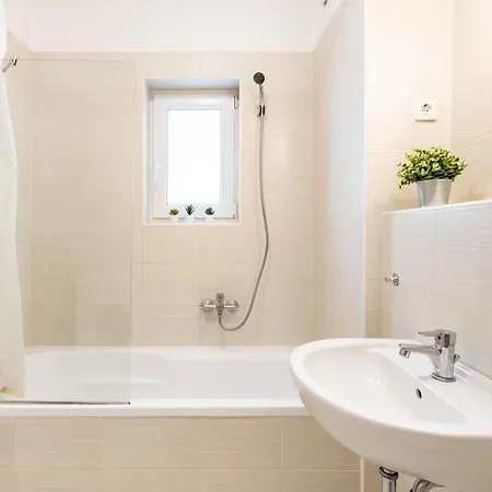 Prime - Corvin Area One Bedroom Appartement *